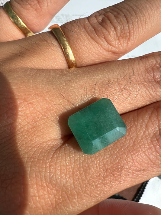 8.02 carats Natural Zambian Emerald with the Appraisal certificate