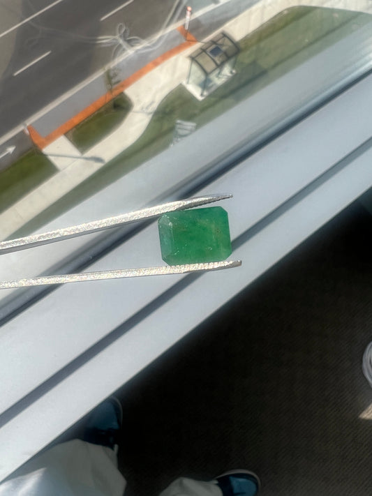 Natural zambian Emerald - 5.50 carats Premium Quality