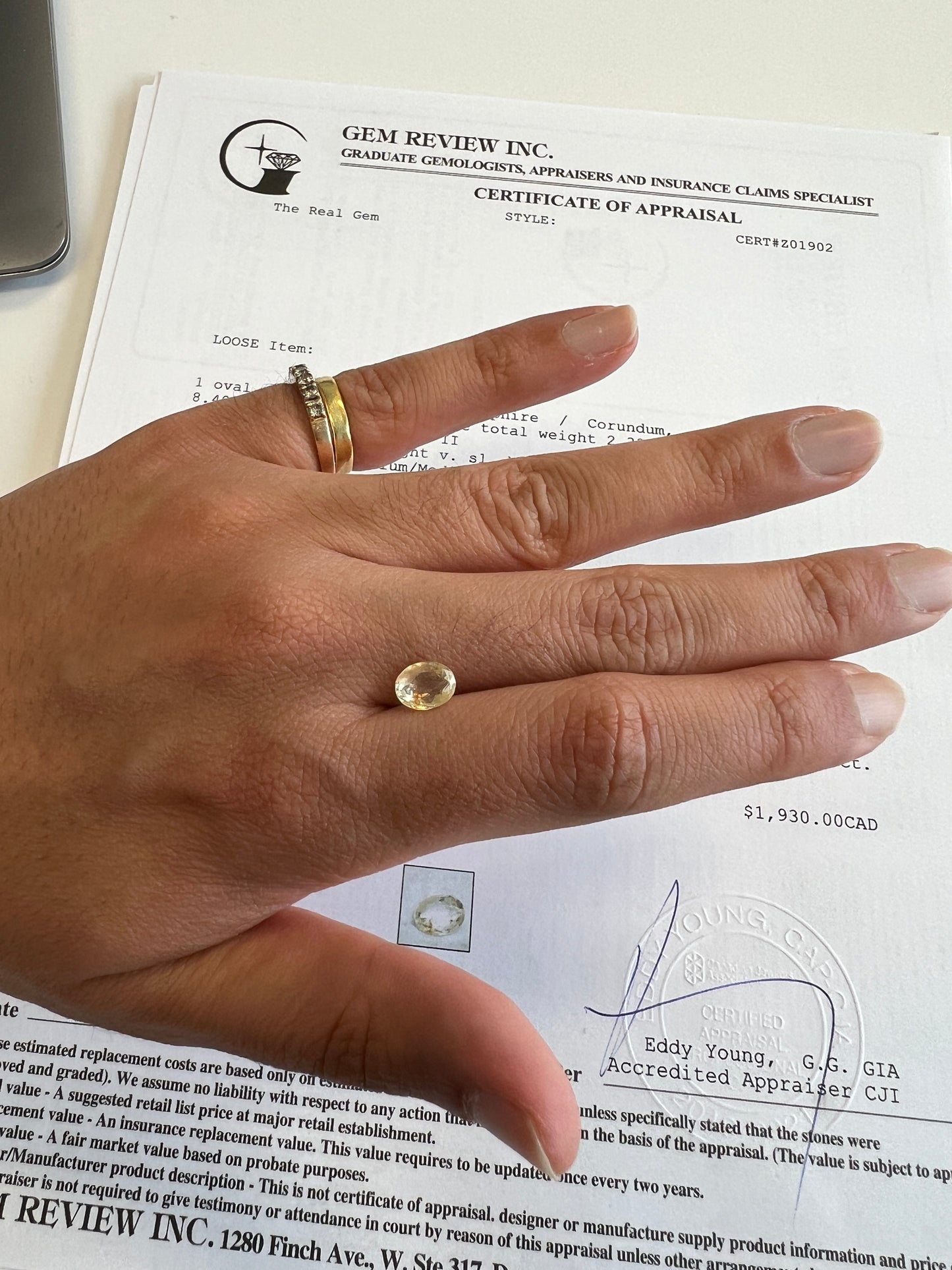 Natural 2.30 carats ceylon yellow sapphire (pukhraj) oval certified