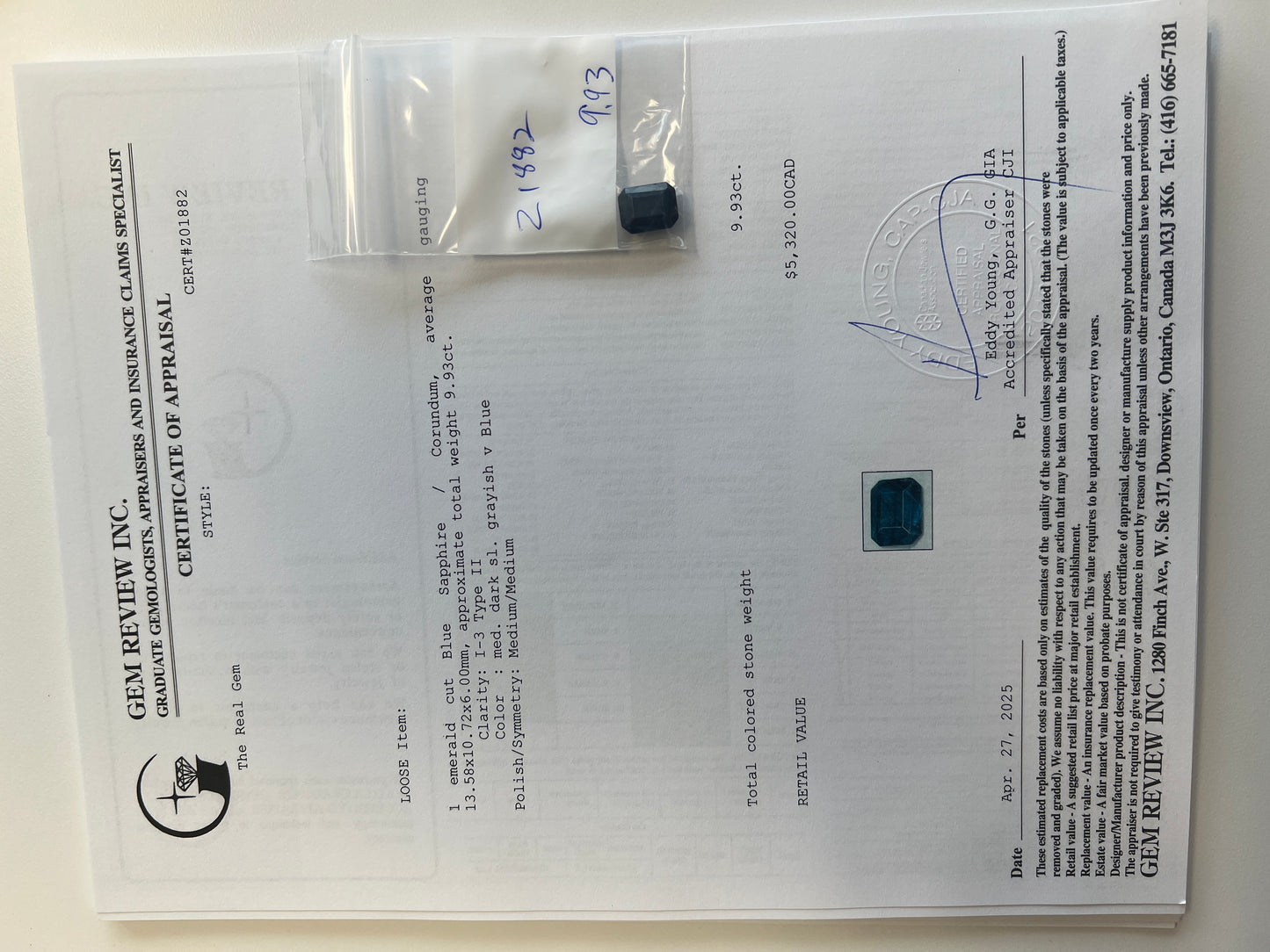 9.93 carats Natural Blue sapphire with the certificate. Non-treated