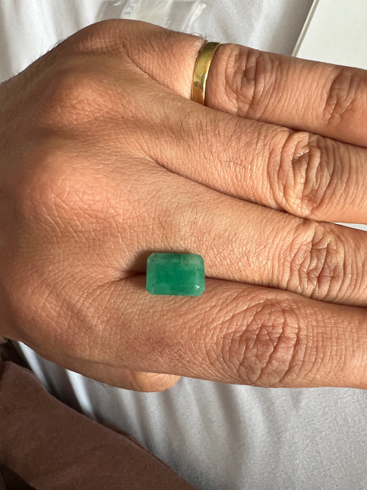 3.73 ct Emerald emerald-cut bright green certified