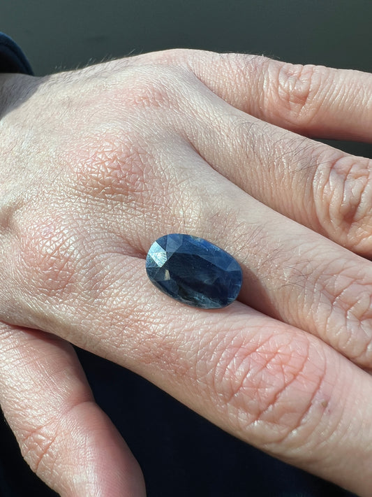 11.08 carats Natural Blue sapphire large oval - appraisal certificate