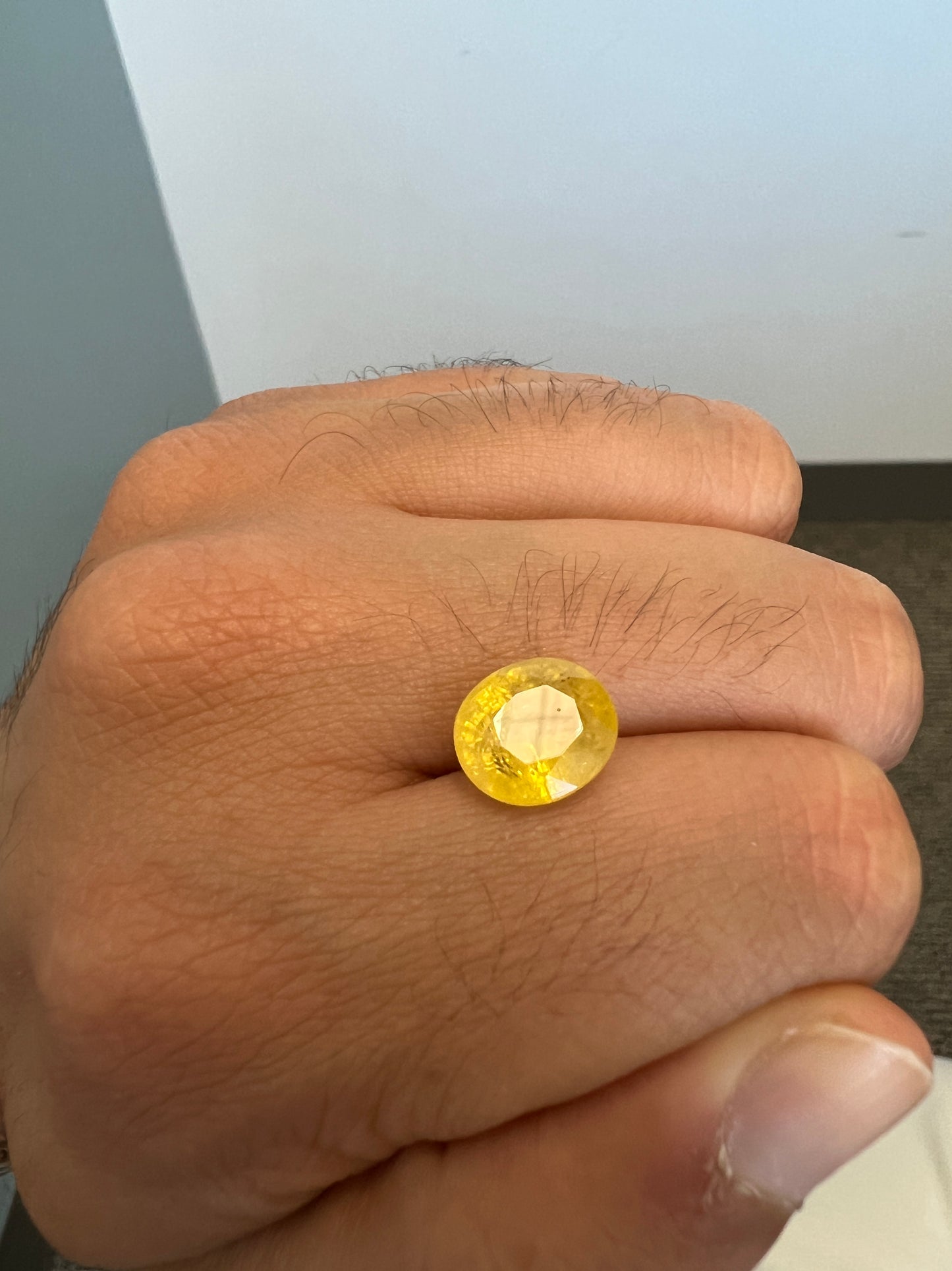 Natural Yellow Sapphire - 5.48 carats oval cut certified